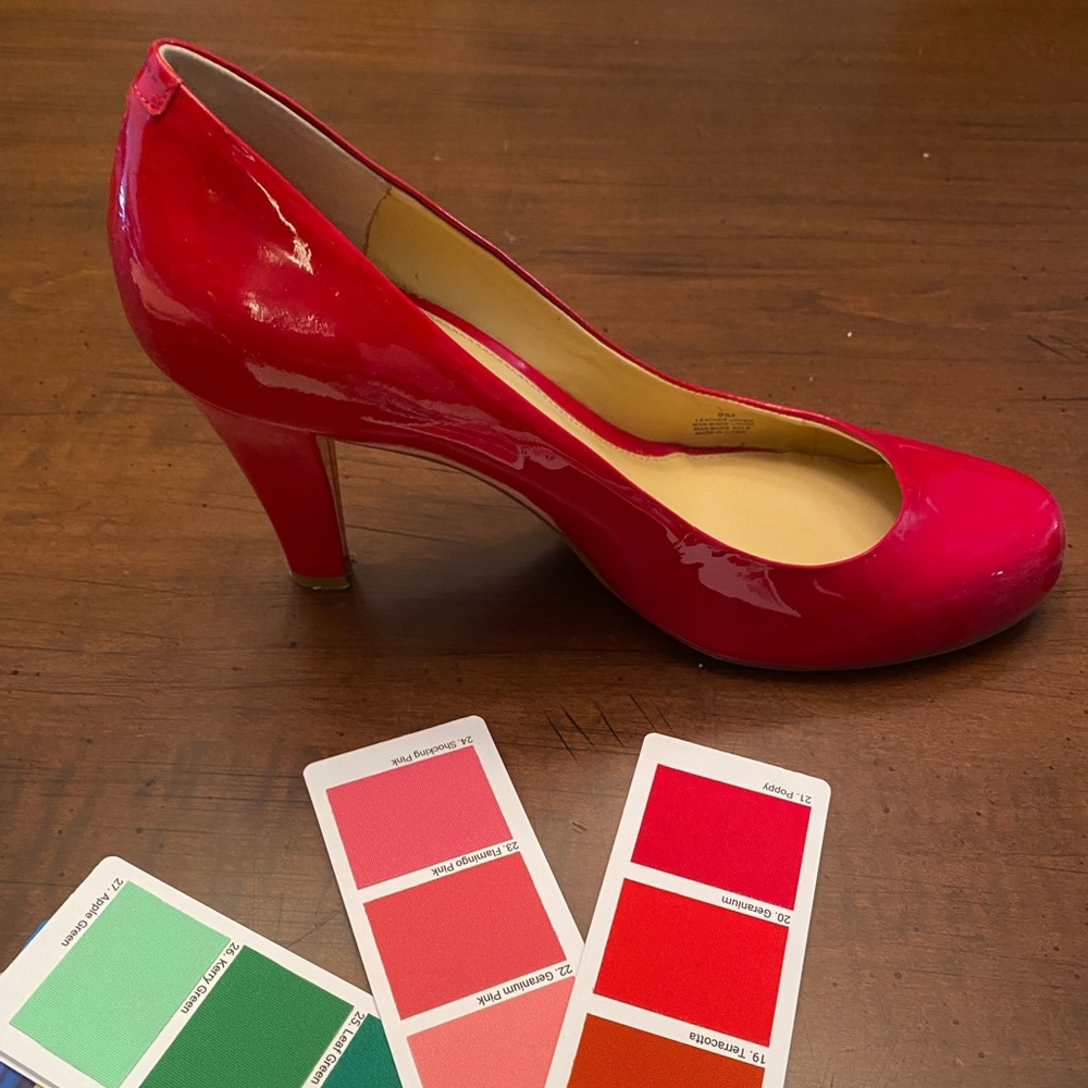 Gianni Bini patent leather pumps. Size 9.